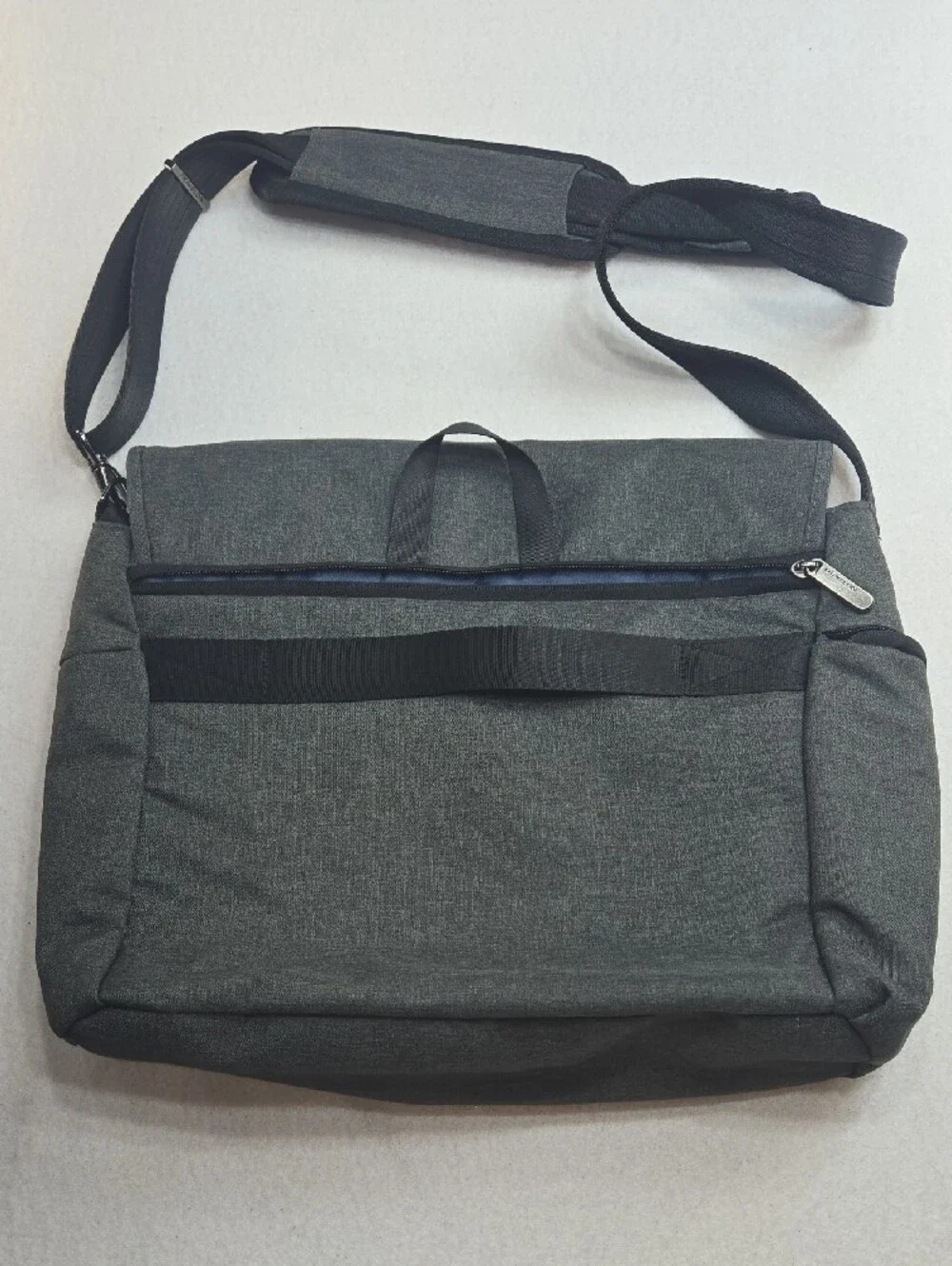 Travelon Anti-Theft Urban  Men's Messenger Crossbody Bag